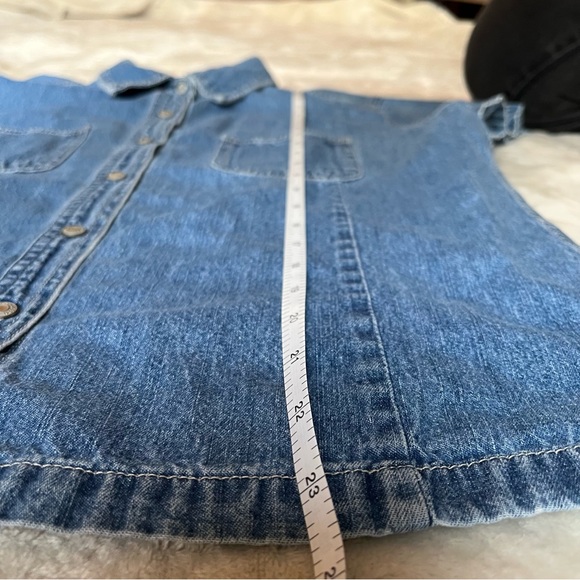 Gap - Vintage Gap Lightweight Denim Snap Closure Tee - Picture 4 of 7